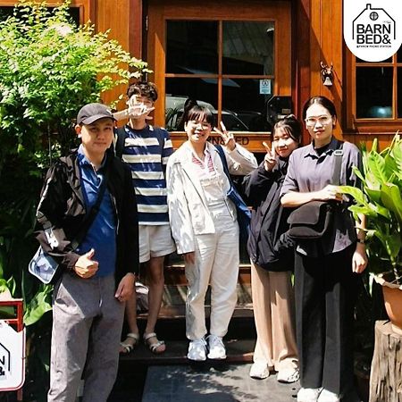 Barn & Bed Hostel Bangkok Exterior photo