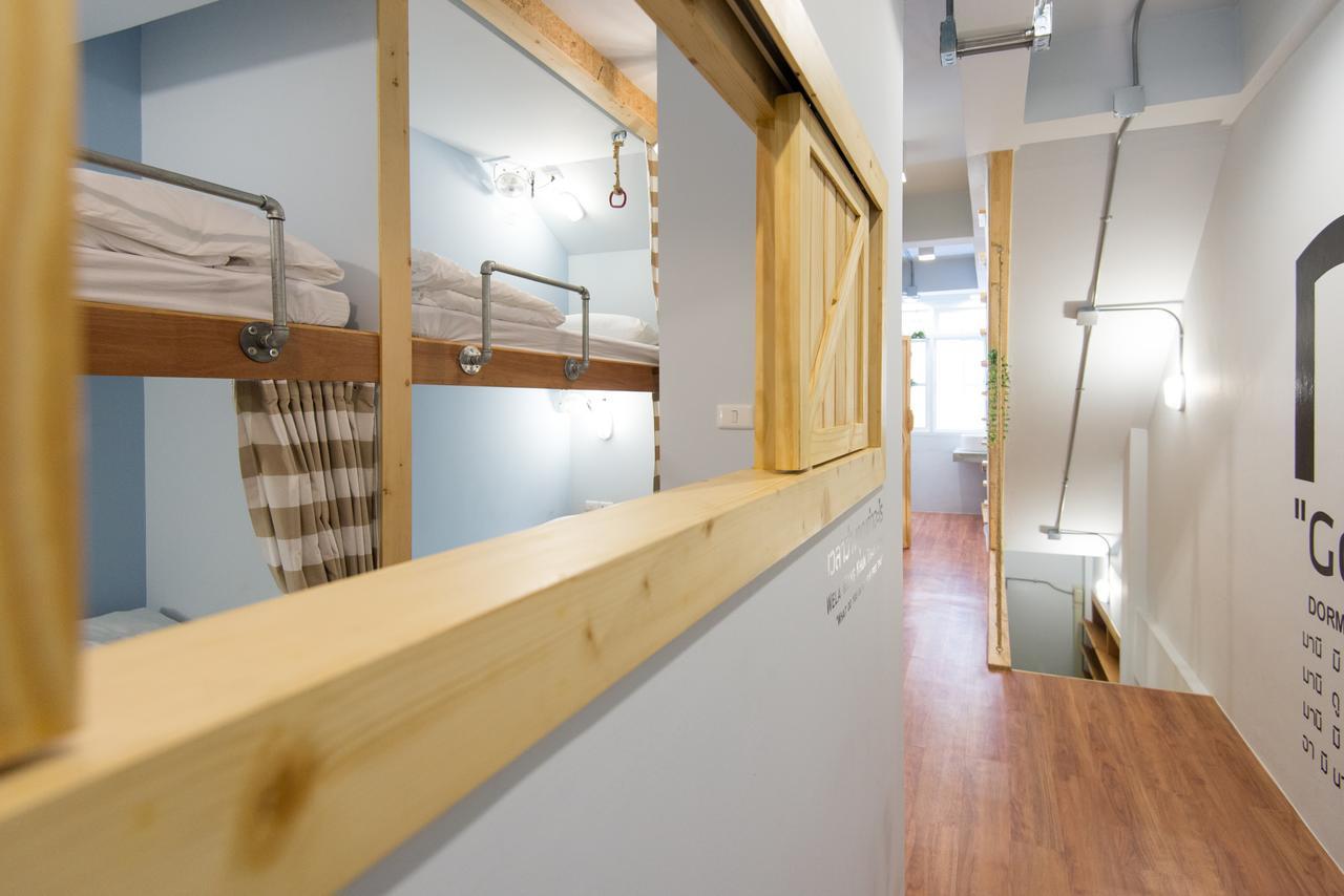 Barn & Bed Hostel Bangkok Exterior photo